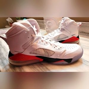 Jordan Mars 270White Fire Red